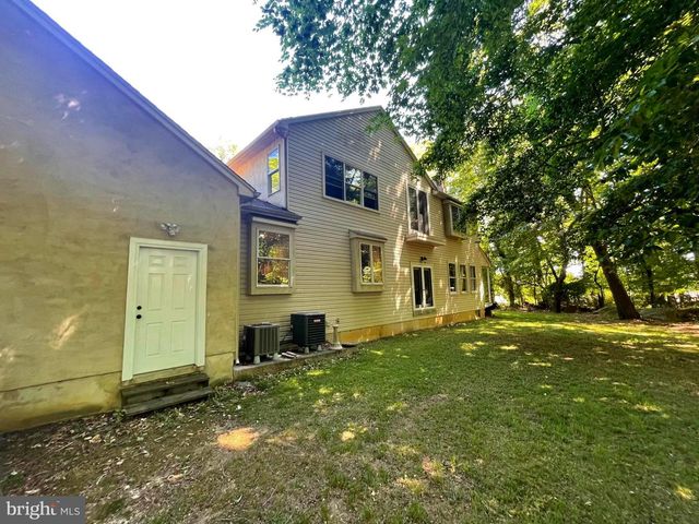 1453 MAKEFIELD RD, Yardley, PA 19067