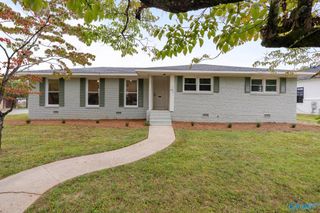 1401 Woodmont Avenue SE, Huntsville, AL 35801