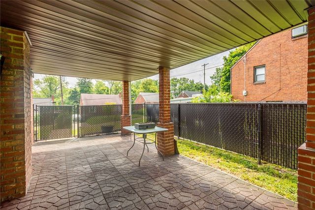 205 Maryellen Dr, N Versailles, PA 15137