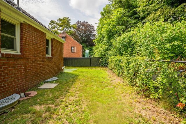 205 Maryellen Dr, N Versailles, PA 15137