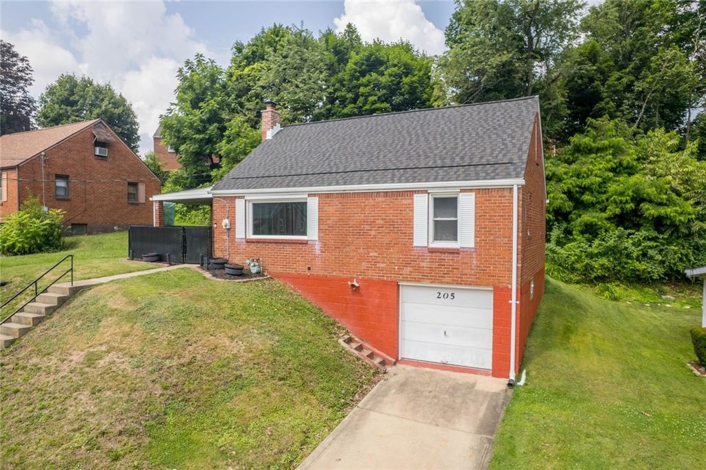 205 Maryellen Dr, N Versailles, PA 15137