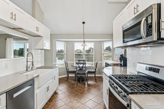 9922 Orion Lake Cir, Navarre, FL 32566