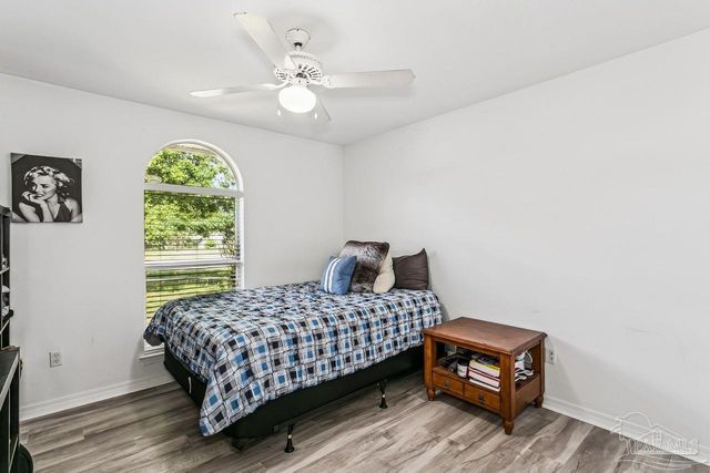 9922 Orion Lake Cir, Navarre, FL 32566