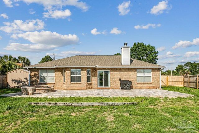 9922 Orion Lake Cir, Navarre, FL 32566