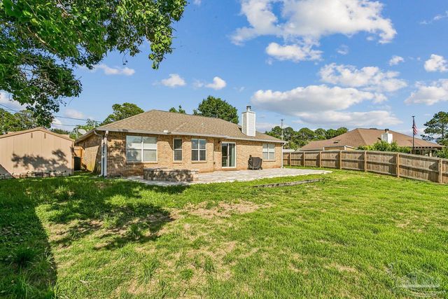 9922 Orion Lake Cir, Navarre, FL 32566