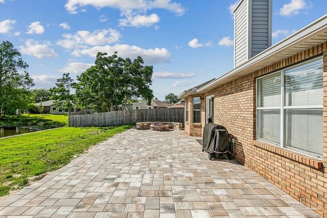 9922 Orion Lake Cir, Navarre, FL 32566