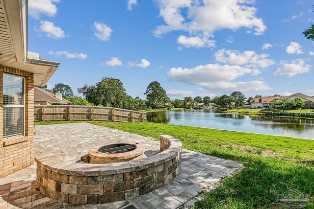 9922 Orion Lake Cir, Navarre, FL 32566