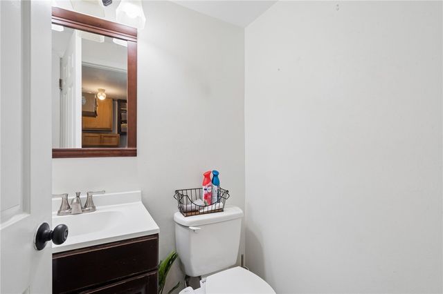 106 Pagoda Dr, Monroeville, PA 15146