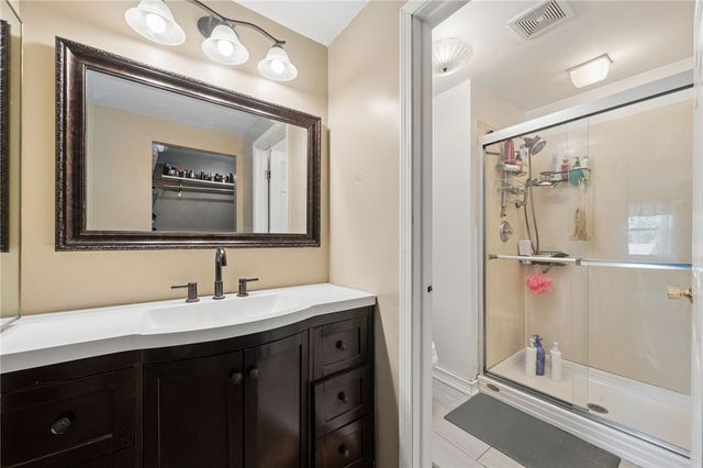 106 Pagoda Dr, Monroeville, PA 15146