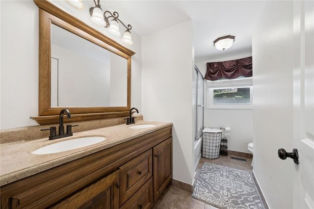 106 Pagoda Dr, Monroeville, PA 15146