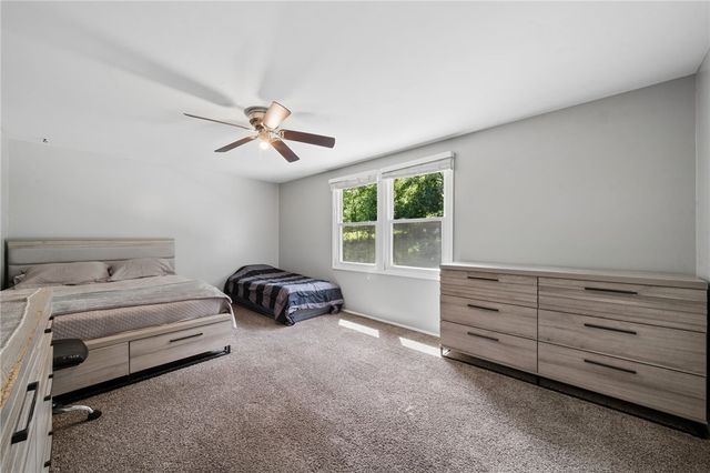 106 Pagoda Dr, Monroeville, PA 15146