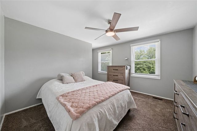 106 Pagoda Dr, Monroeville, PA 15146