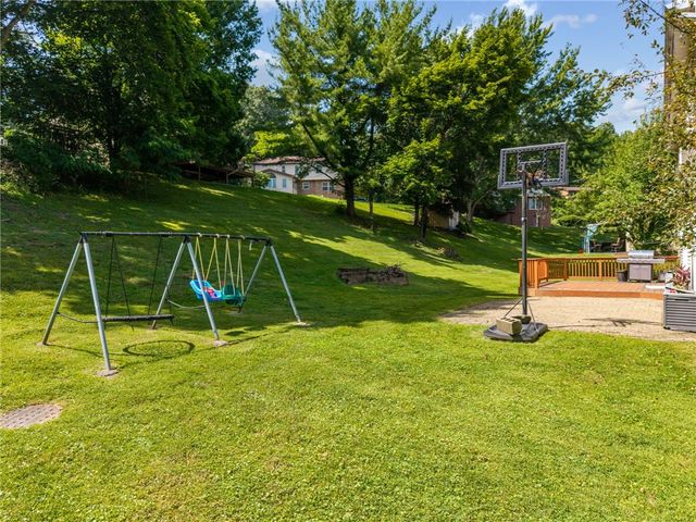 106 Pagoda Dr, Monroeville, PA 15146