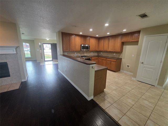 4207 Bayside Court, Arlington, TX 76016
