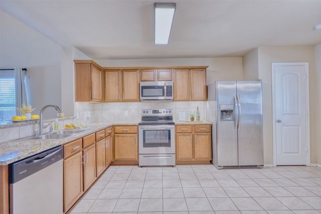 1014 Platinum Drive, Princeton, TX 75407