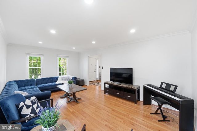 6516 DEMOCRACY BLVD, Bethesda, MD 20817