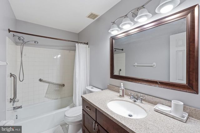 6516 DEMOCRACY BLVD, Bethesda, MD 20817