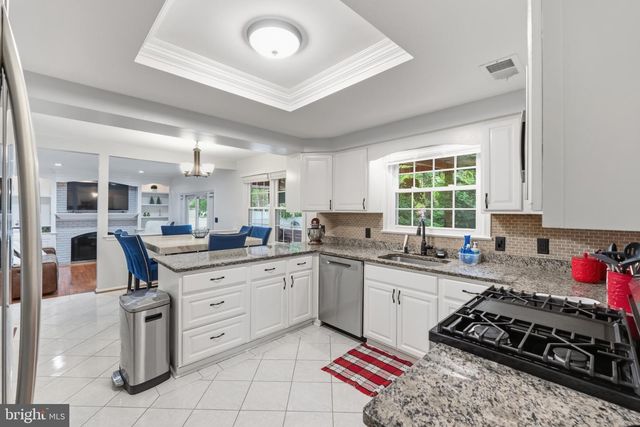 6516 DEMOCRACY BLVD, Bethesda, MD 20817