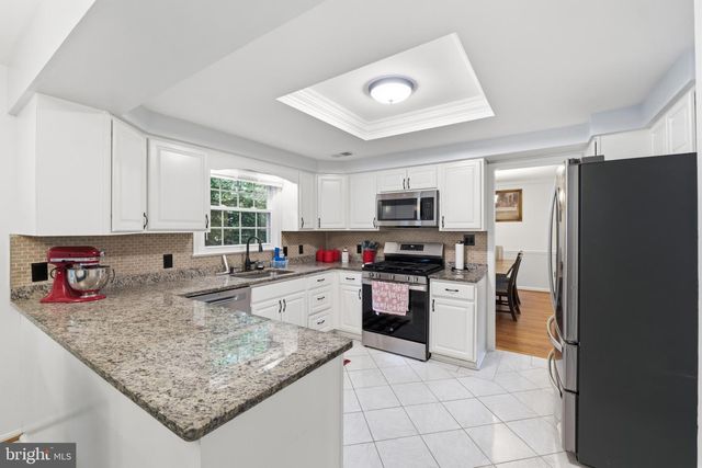 6516 DEMOCRACY BLVD, Bethesda, MD 20817