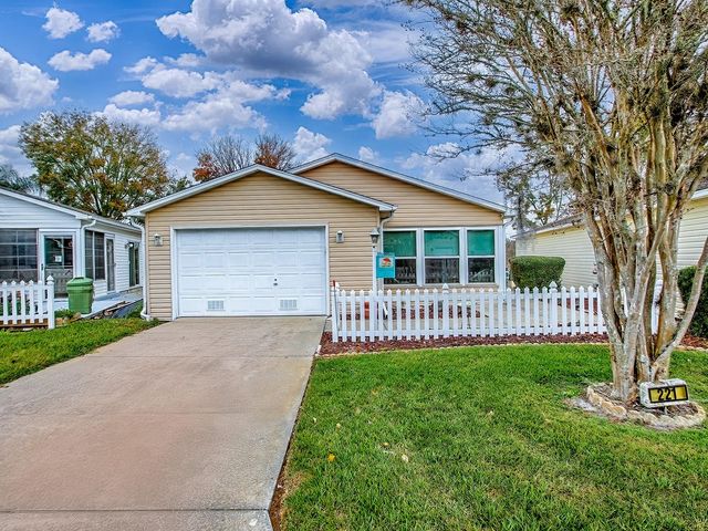 221 MONTOYA DRIVE, The Villages, FL 32159