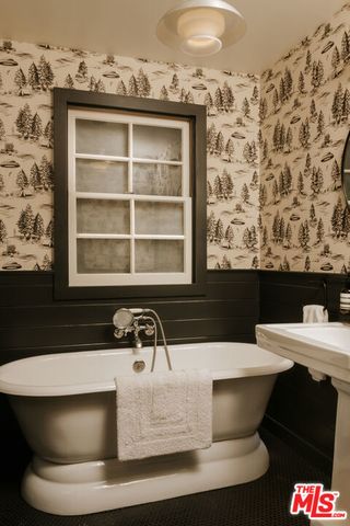 2015 Nichols Canyon Road, Los Angeles, CA 90046
