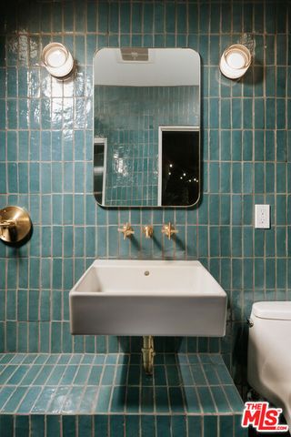 2015 Nichols Canyon Road, Los Angeles, CA 90046