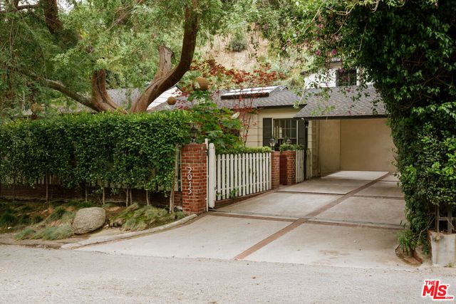 2015 Nichols Canyon Road, Los Angeles, CA 90046