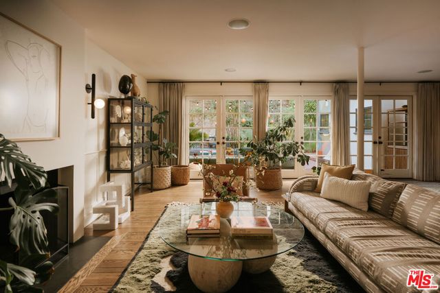 2015 Nichols Canyon Road, Los Angeles, CA 90046