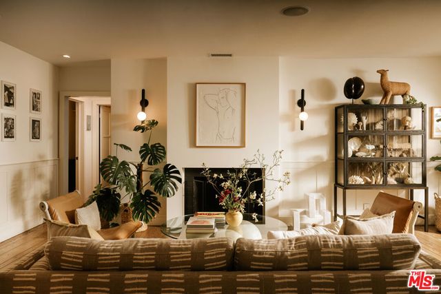 2015 Nichols Canyon Road, Los Angeles, CA 90046
