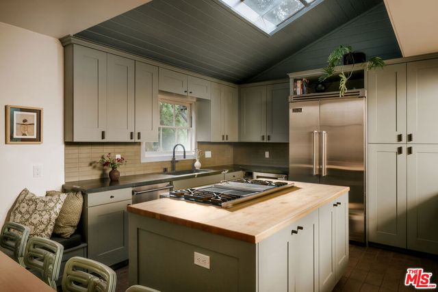 2015 Nichols Canyon Road, Los Angeles, CA 90046