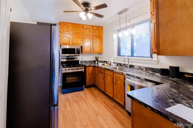 18215 Birchcrest Drive, Detroit, MI 48221