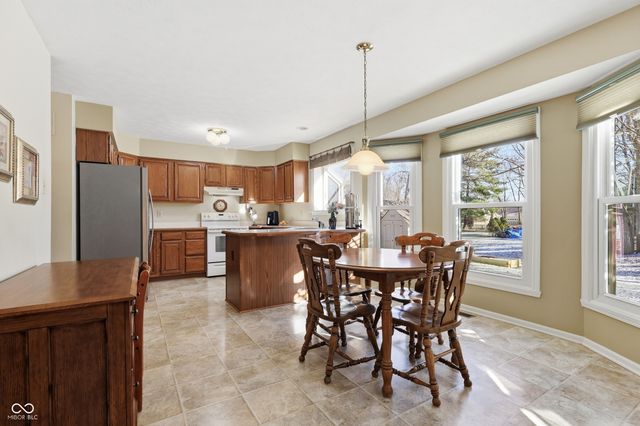 8692 Buffett Parkway, Fishers, IN 46038