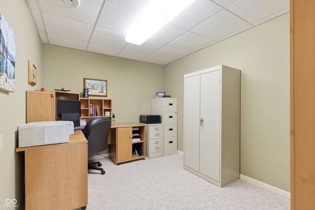 8692 Buffett Parkway, Fishers, IN 46038