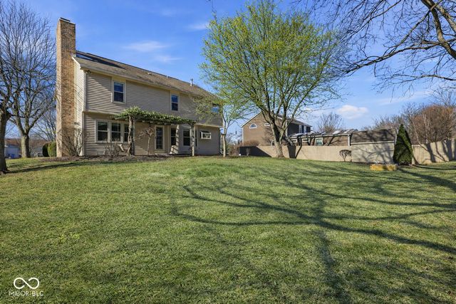 8692 Buffett Parkway, Fishers, IN 46038