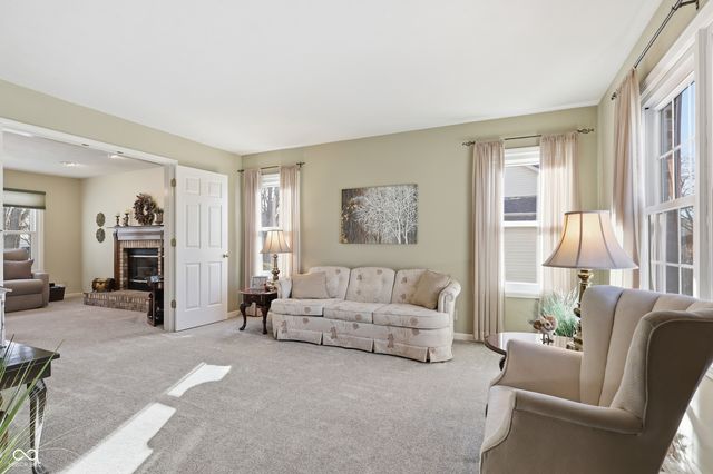8692 Buffett Parkway, Fishers, IN 46038