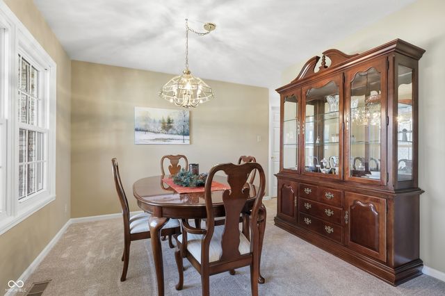 8692 Buffett Parkway, Fishers, IN 46038