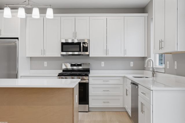 50591 Walpole Street, New Baltimore, MI 48047