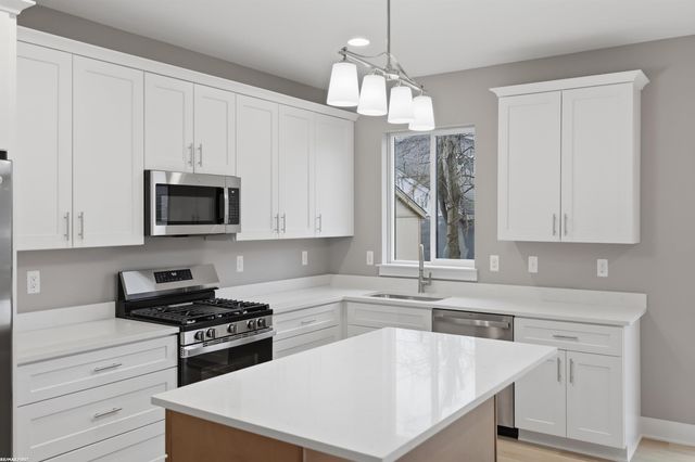 50591 Walpole Street, New Baltimore, MI 48047