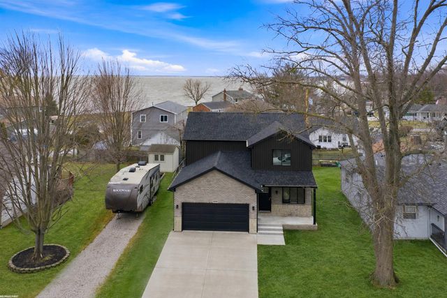 50591 Walpole Street, New Baltimore, MI 48047