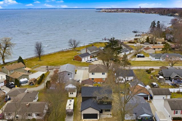 50591 Walpole Street, New Baltimore, MI 48047