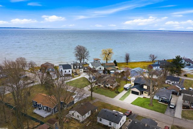 50591 Walpole Street, New Baltimore, MI 48047