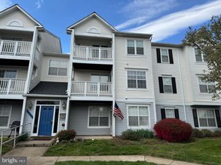 8054 Lisle Dr Apt 204, Manassas, VA 20109