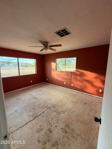 42845 N 7th Avenue, New River, AZ 85087