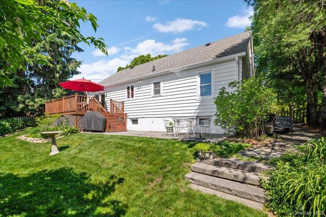 5 Salem Way, Glen Head, NY 11545