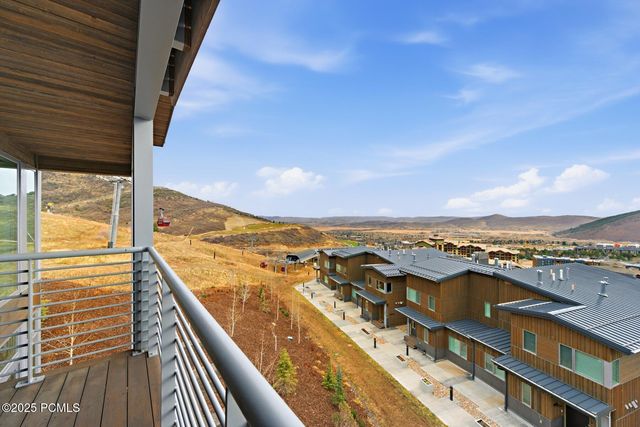 2752 High Mountain Road 1102, Park City, UT 84098