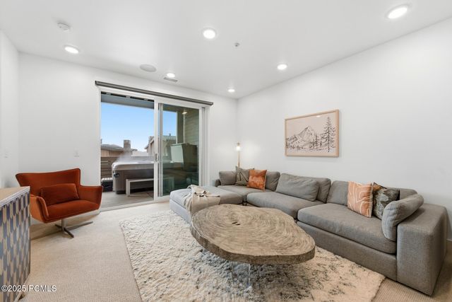 2752 High Mountain Road 1102, Park City, UT 84098