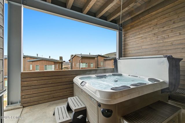 2752 High Mountain Road 1102, Park City, UT 84098