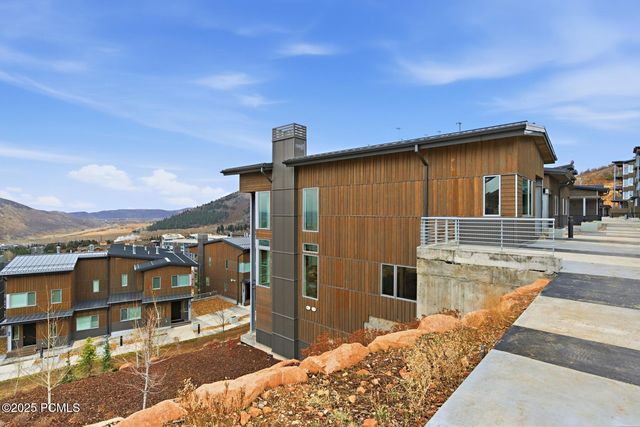 2752 High Mountain Road 1102, Park City, UT 84098