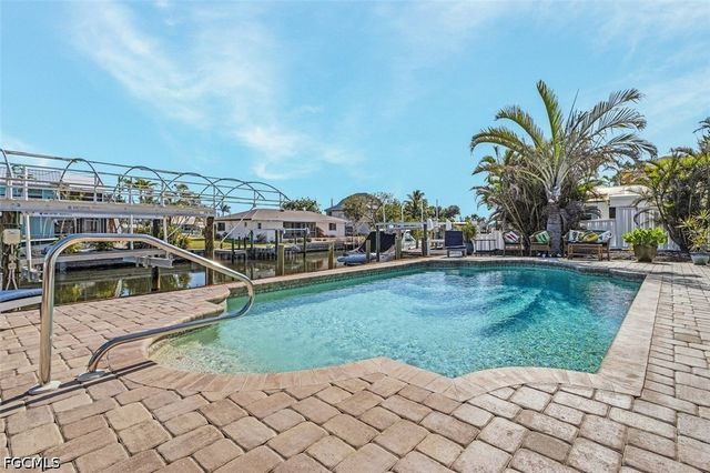 3664 Bayview AVE, St James City, FL 33956