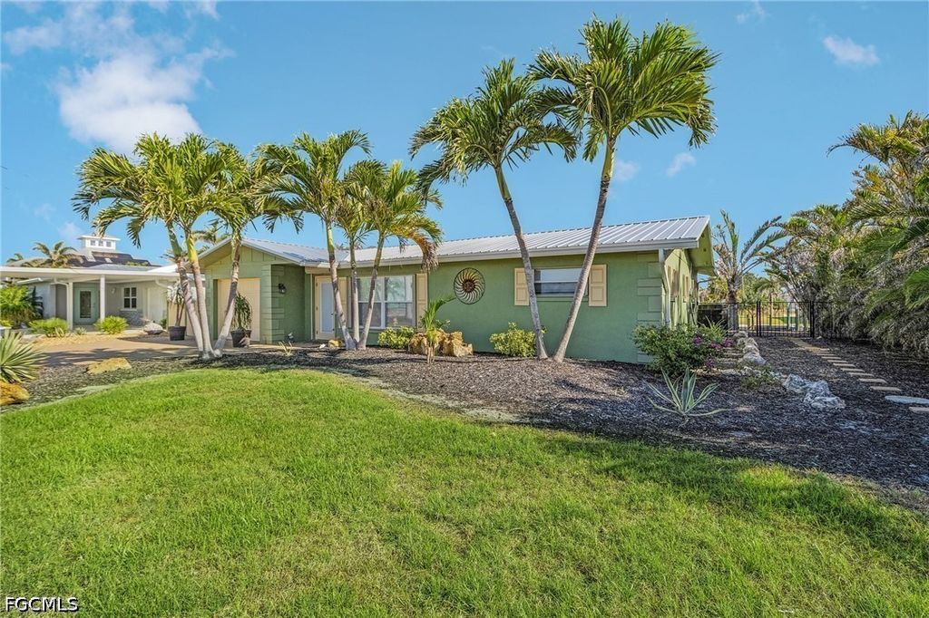 3664 Bayview AVE, St James City, FL 33956